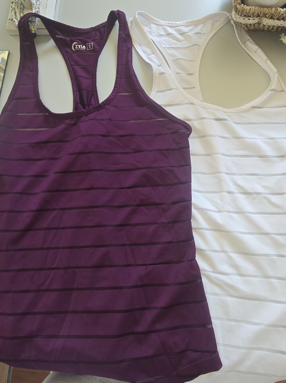 ZYIA Womens Small Racerback Havana Tanks in Purple and White